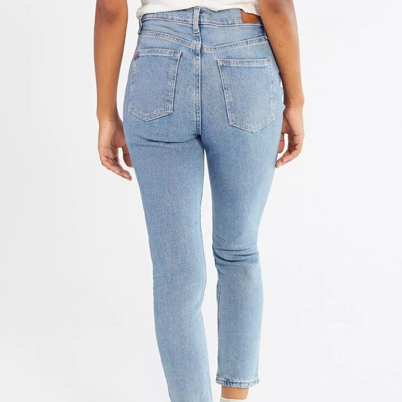 BDG High Rise Light Wash Girlfriend Jean Size 26 - Picture 3 of 9